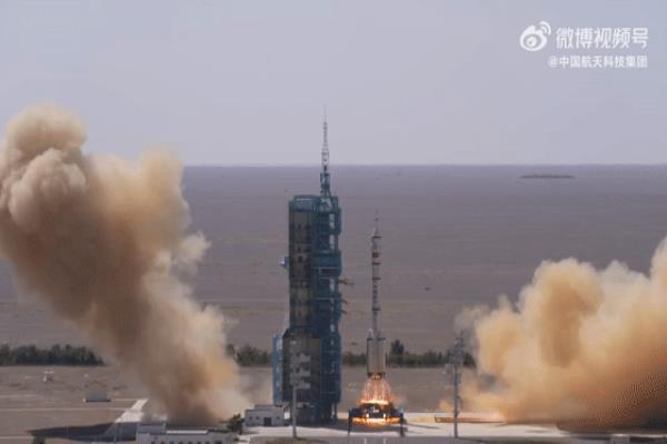 飞亚达星空男士机械表价格（中国航天员飞天戴飞亚达表）.