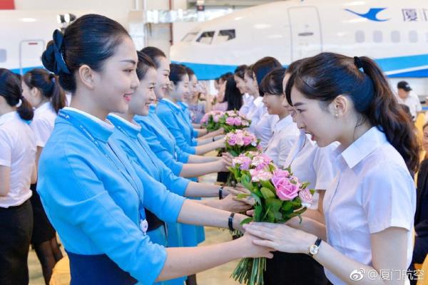 厦门航空空姐资料 花名册（厦门航空迎来首批台湾籍空姐）.