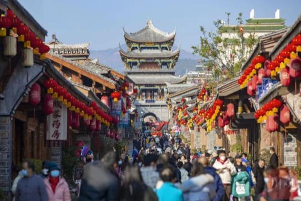 凤凰古镇2021年春节开门吗?（凤凰古城烟火气回归）.