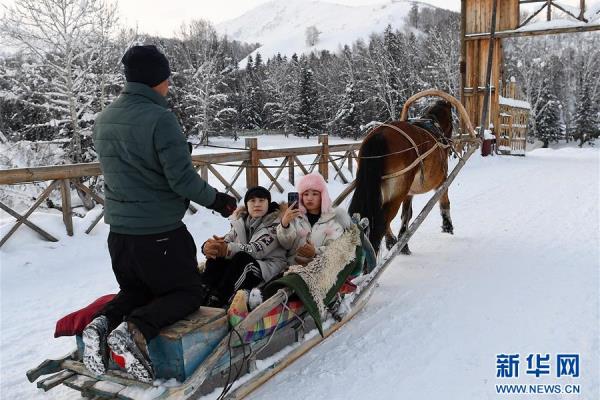 禾木雪化妆品多少钱一套（冰天雪地“别样跨年”）.