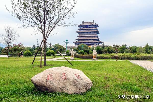 白日依山尽,黄河入海流的意思.