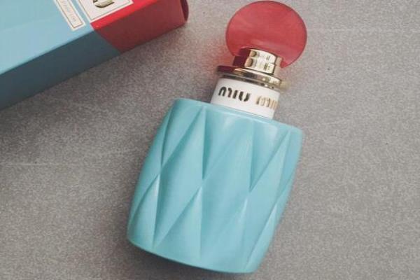 miumiu是什么档次的品牌.