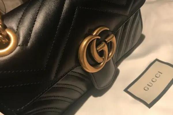 gucci 和罗意威腰带哪个好.