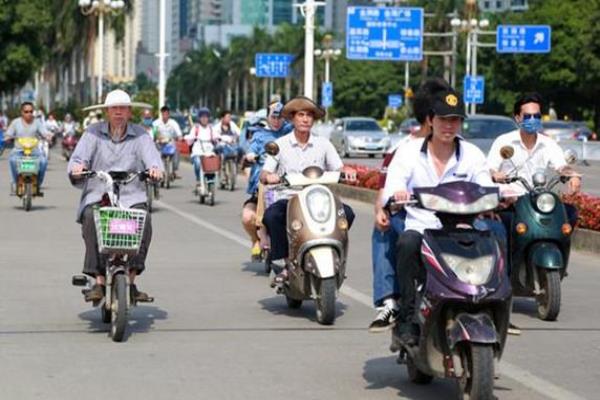 电动车跑着跑着突然断电什么原因导致.