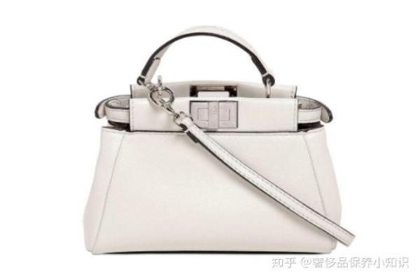 celine包包白色容易染色吗.