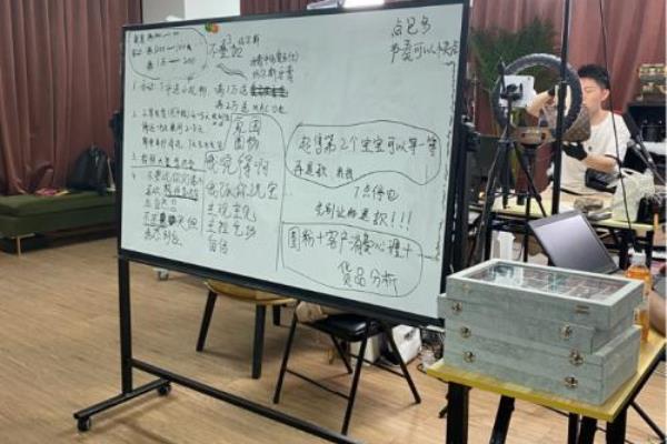 直播间几十块的mcm带标是正品吗