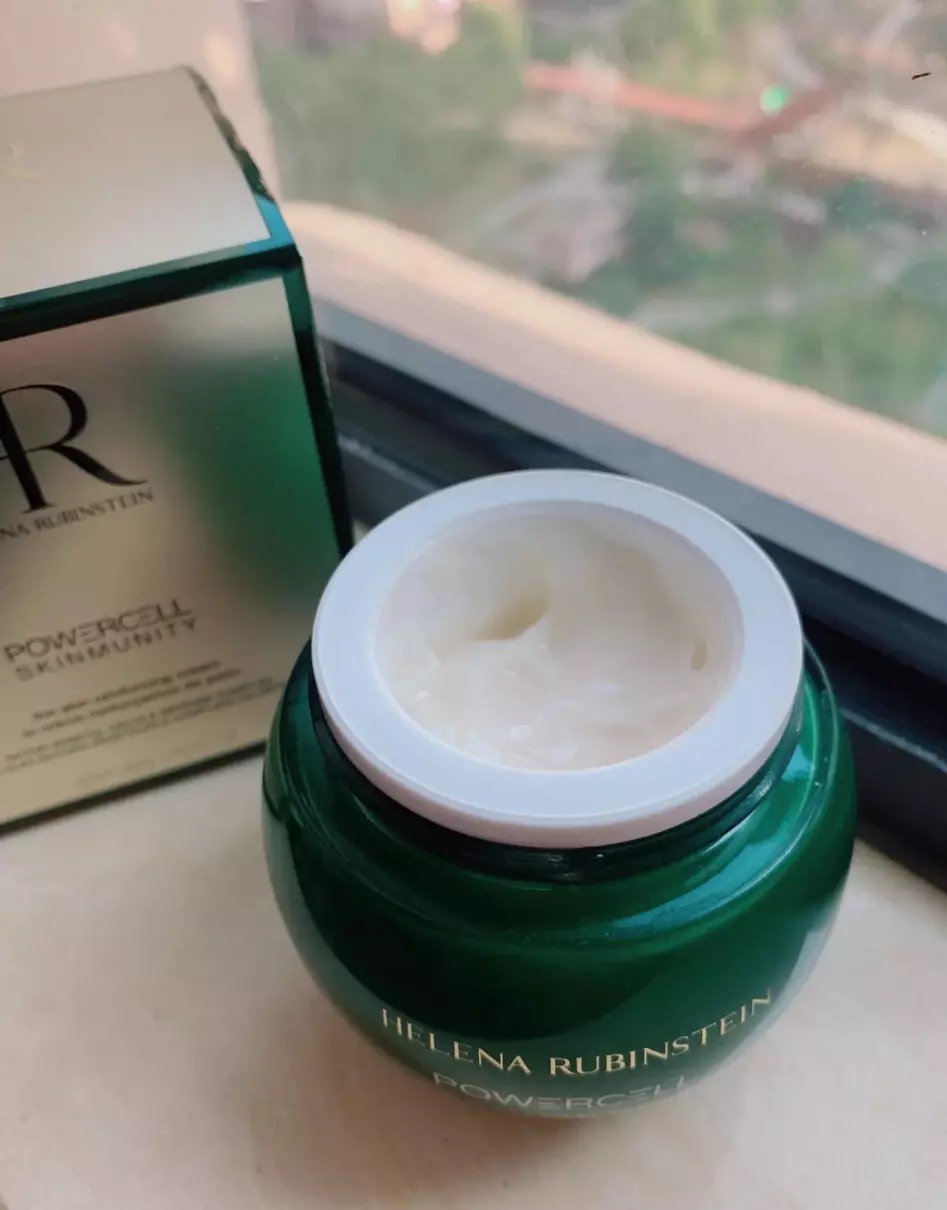 免税店赫莲娜绿宝瓶都没说明书吗(2)