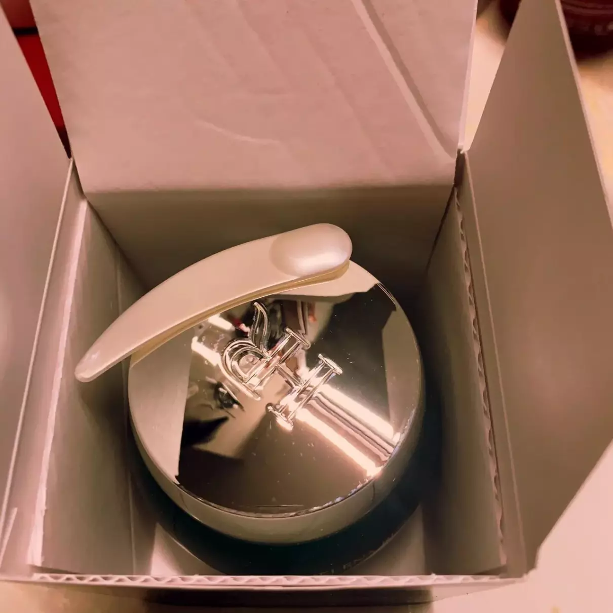 免税店赫莲娜绿宝瓶都没说明书吗(5)