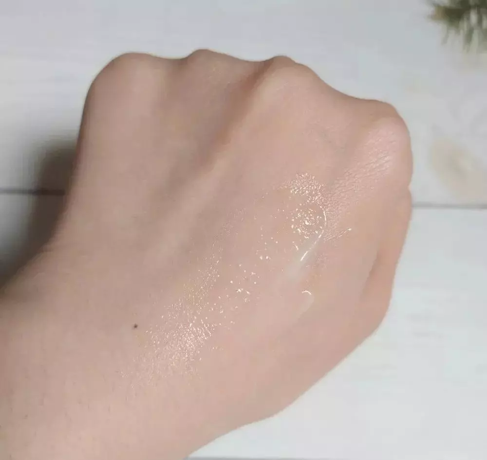 免税店赫莲娜绿宝瓶都没说明书吗(7)