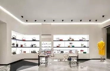 华伦天奴高跟鞋在国外哪里买便宜(6)