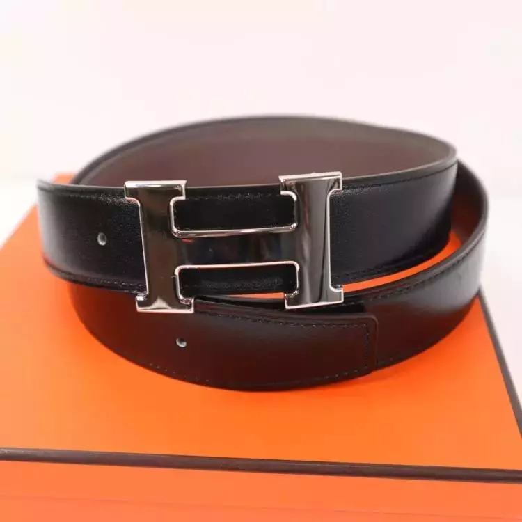 普拉达皮带2cc121是正品吗(9)