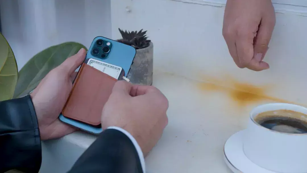 magsafe皮革卡包怎么取卡(23)