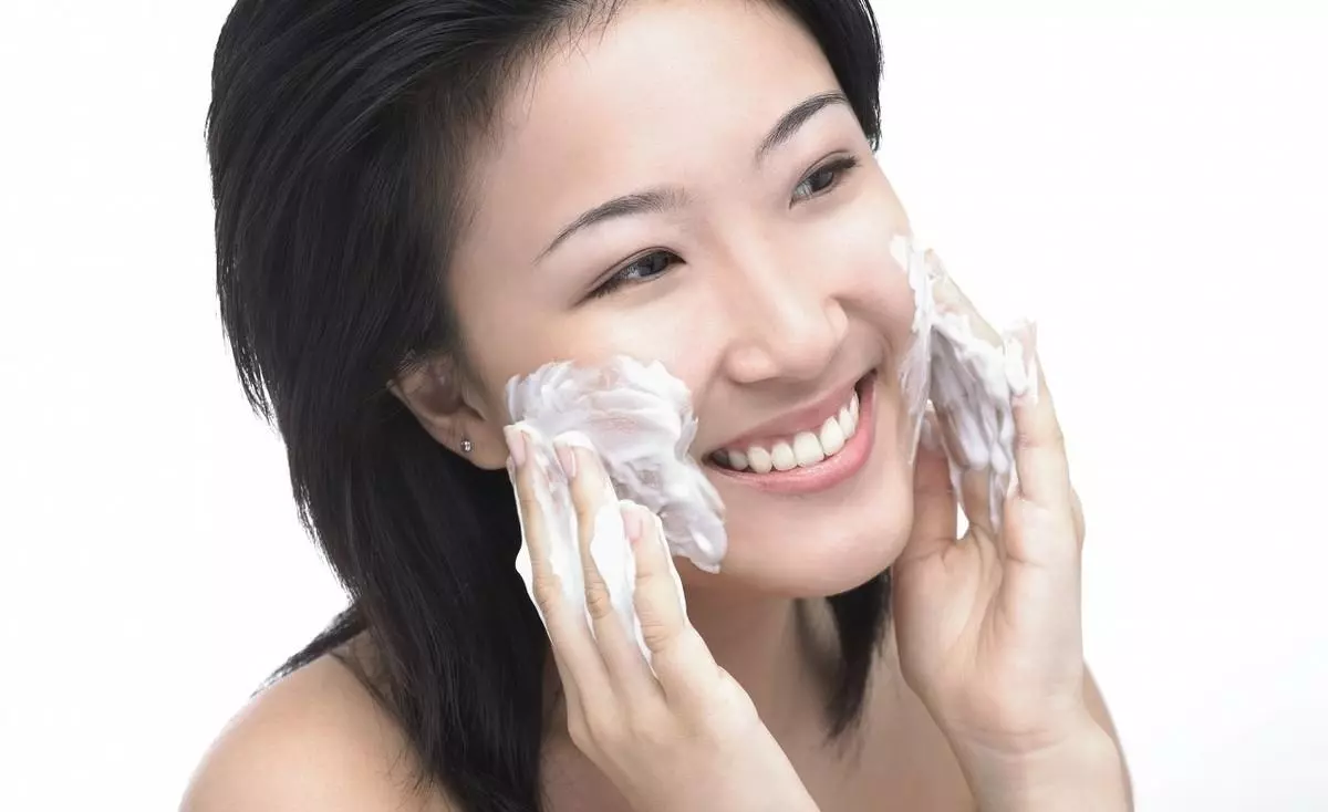 爽肤水开封了10个月还能用吗(1)