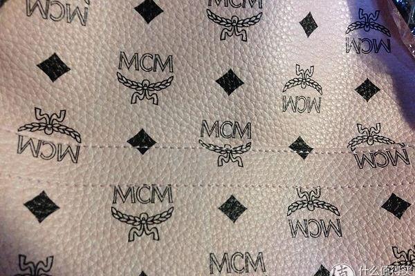 mcm双肩背包买小号还是中号好.