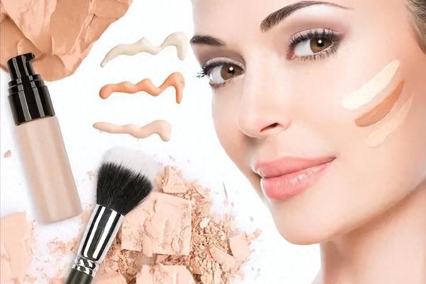 阿玛尼粉底液好还是雅诗兰黛的好