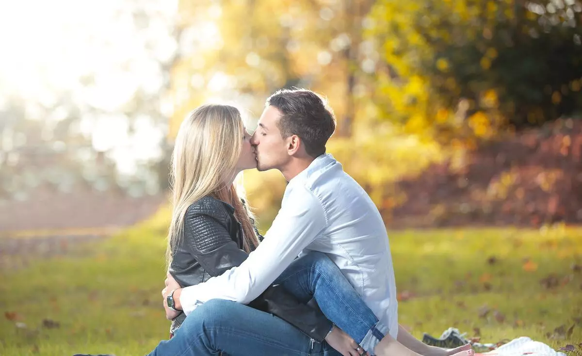 执手相望两不厌下一句是什么(3)