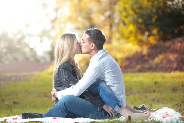 执手相望两不厌下一句是什么.