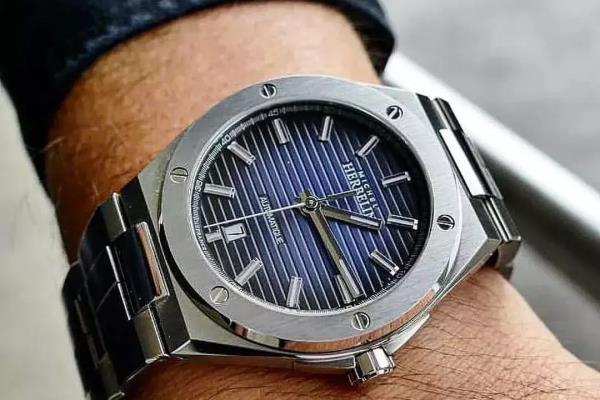 一千左右的机械表哪个牌子好