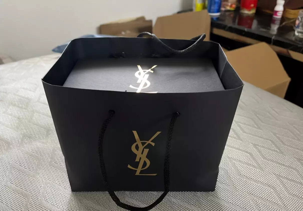 ysl气垫对应哪款粉底液(3)