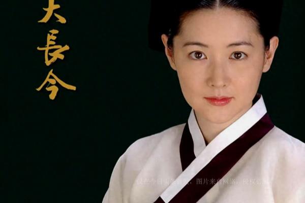 韩国明星宋慧乔和张娜拉哪个的名气大.