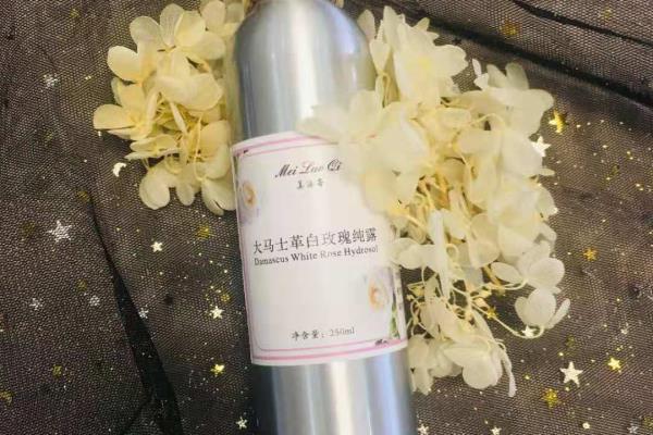 皮肤干燥毛孔粗大用什么护肤品