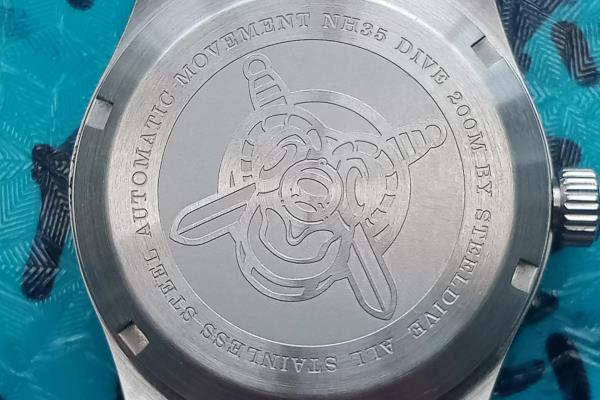 精工nh35a和西铁城8200哪个好