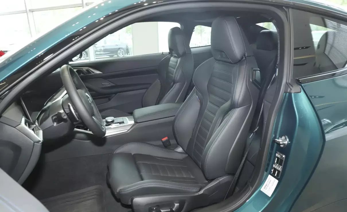 宝马4系轿跑车双门哪个颜色大气(7)