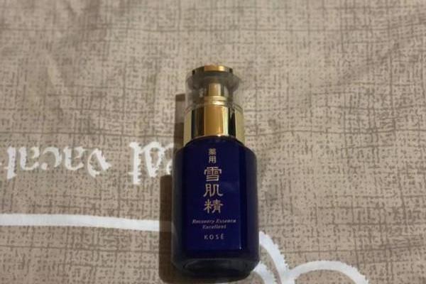 用什么护肤品能有效补水美白祛斑